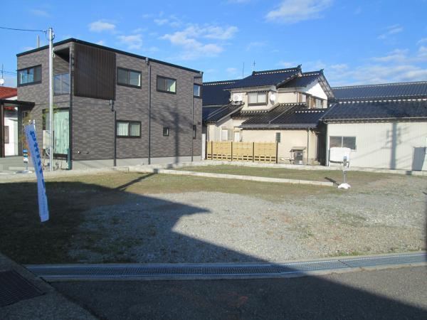 137 m² land in Kanazawa, Ishikawa - Photo 1