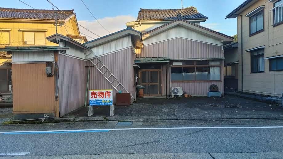5DK House with Commercial Space in Funami, Toyama - Photo 1