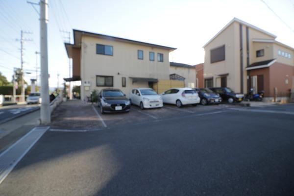 Spacious 6LDK Home with Parking for 7 Cars in Izunokuni - Photo 1