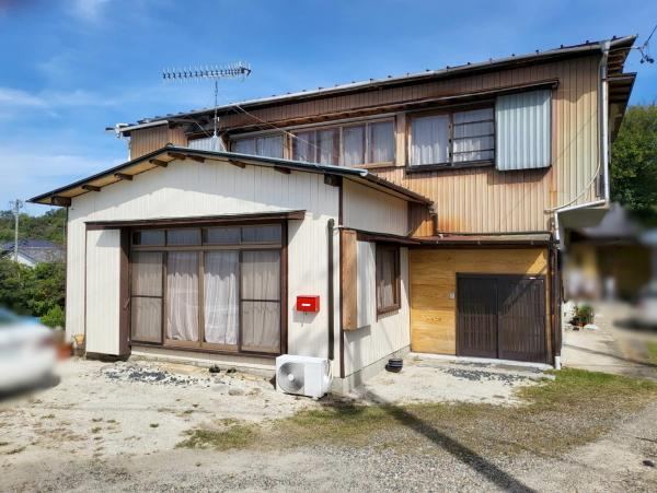 Spacious 4DK Home Near Hime Station - Photo 1