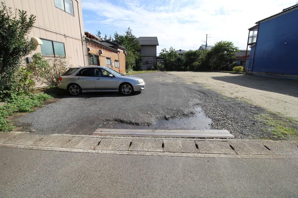 Versatile Land in Katsuzaka, Near Toyosaka Station - Photo 1