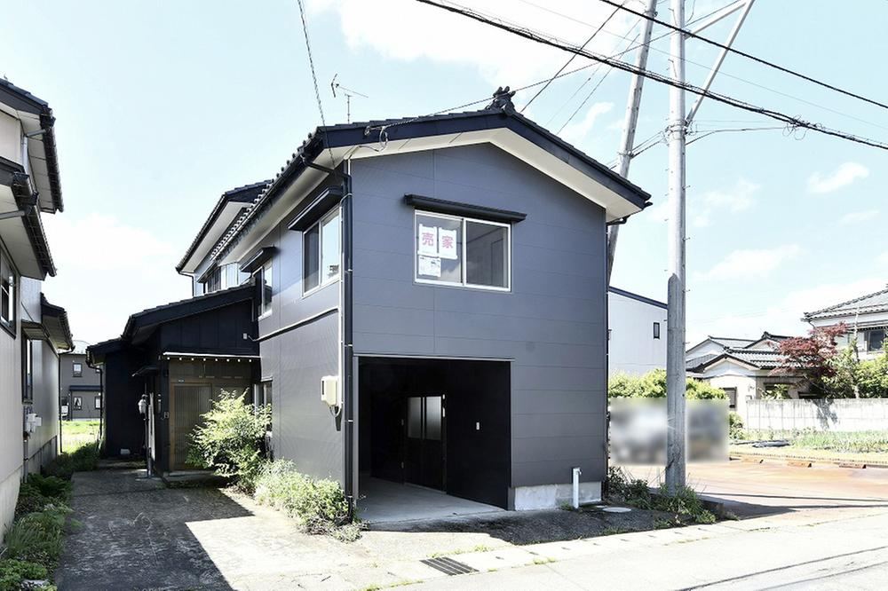 Conveniently Located 4LDK Home in Sanjo City Center - Photo 1
