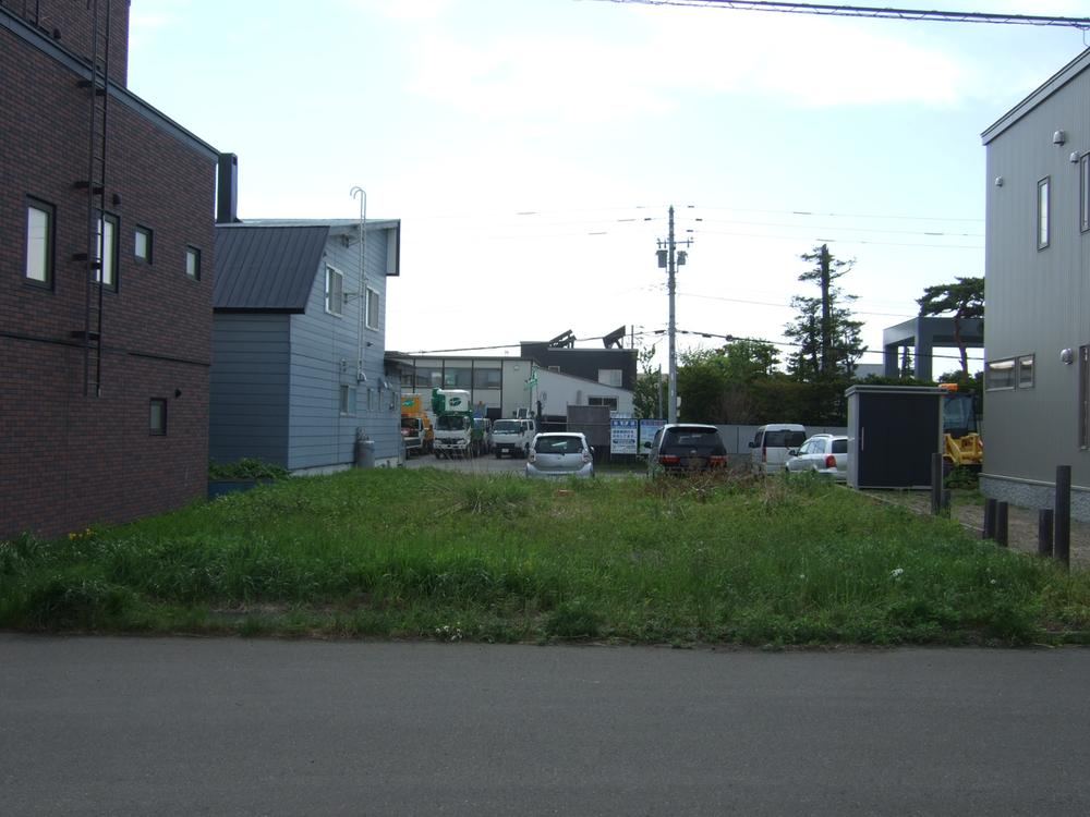 Sunny Land with Urban Gas in Hanakawa - Photo 1