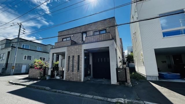 Large 6LDK Home with Underfloor Heating in Sapporo - Photo 1