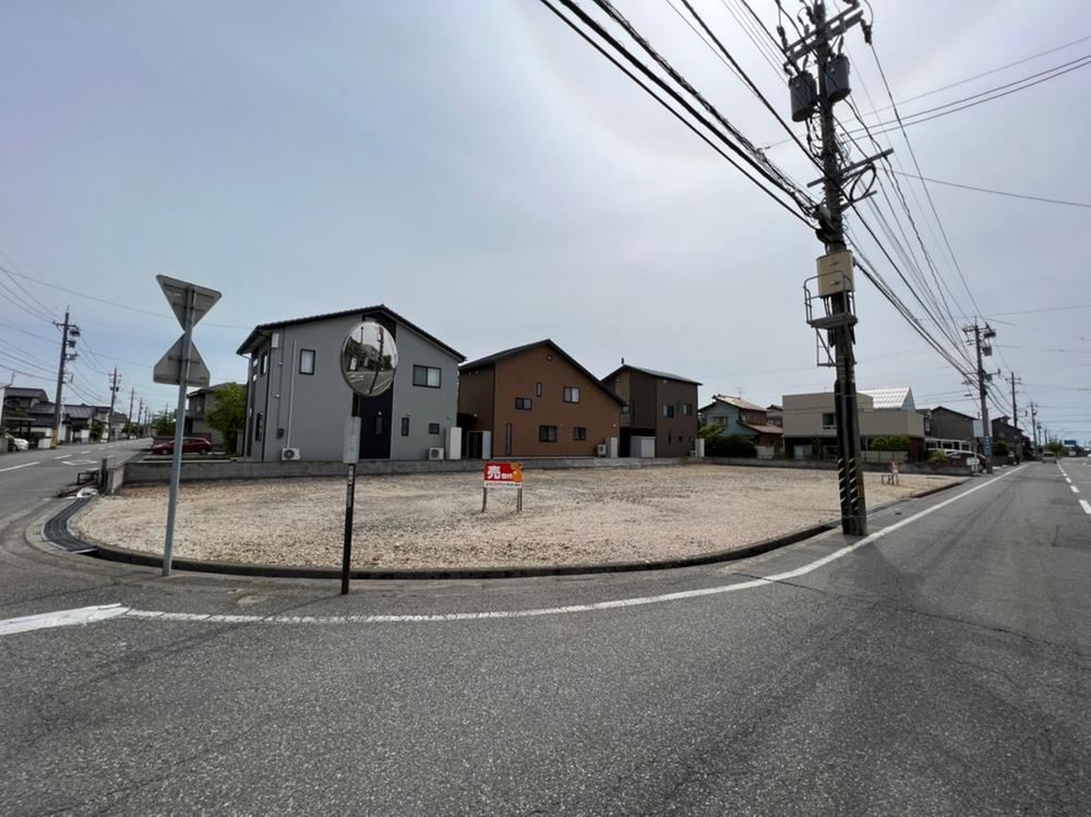 175 m² land in Hakusan, Ishikawa - Photo 1