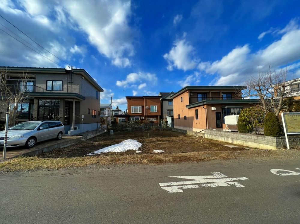Sunny Land Near Onsen in Obihiro - Photo 1