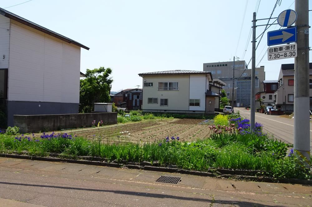 Spacious 110 Tsubo Corner Lot in Myoko - Photo 1